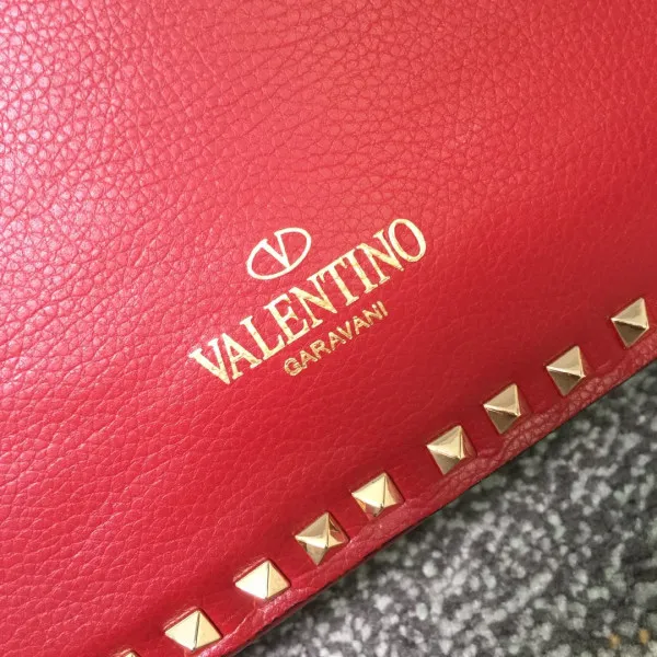 Cheap Authentic Cheap VALENTINO MEDIUM GRAIN CALFSKIN LEATHER ROCKSTUD BAG 0121