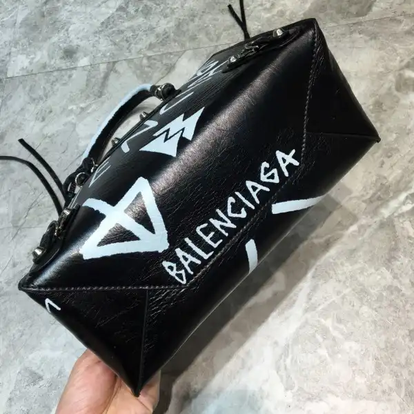 How to buy Cheap BALENCIAGA CLASSIC CITY GRAFFITI 0122