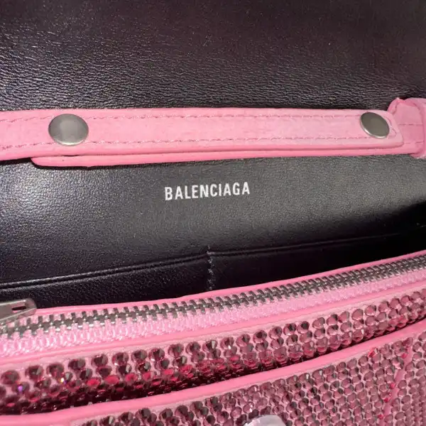 Where to buy Cheap BALENCIAGA HOURGLASS WALLET ON CHAIN 0122