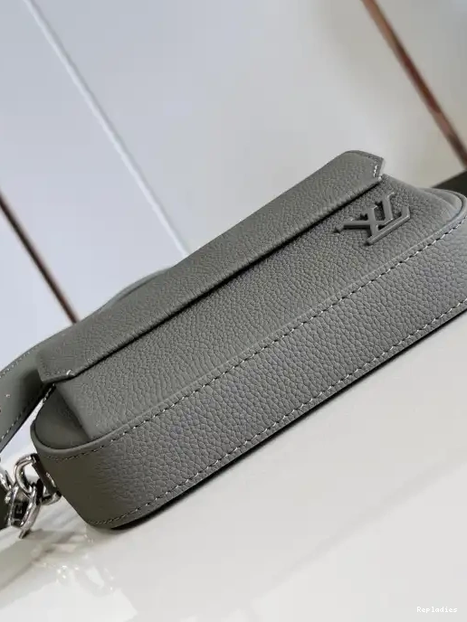 Affordable Cheap LOUIS Wallet-20*12*5.5CM VUITTON Pilot Wearable 0221