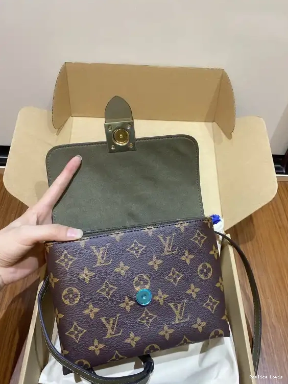 How to buy Cheap VUITTON BB LOUIS LOCKY 0209