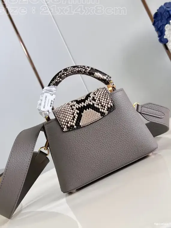 Where to buy Cheap VUITTON MINI-21*14*8CM CAPUCINES LOUIS 0207