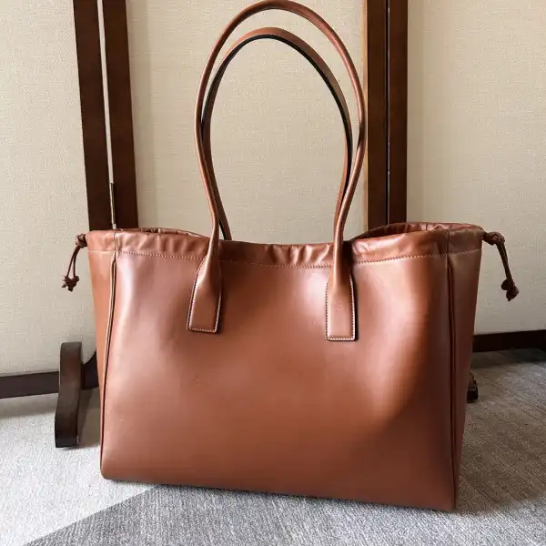 How to buy Cheap CELIN* CABAS DRAWSTRING CUIR TRIOMPHE 0206