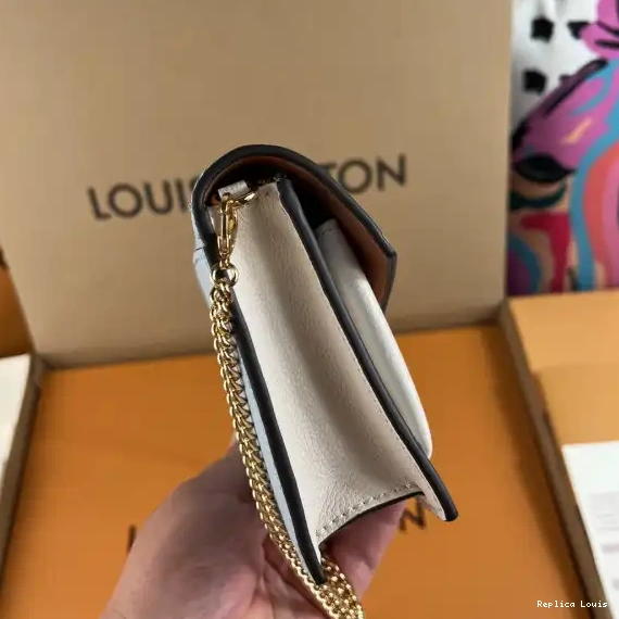 Original Cheap Cheap POCHETTE LOUIS VUITTON MYLOCKME CHAIN 0227