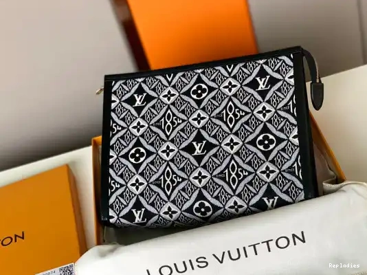 Cheap Authentic Cheap POUCH 26 VUITTON 1854 SINCE TOILETRY LOUIS 0303