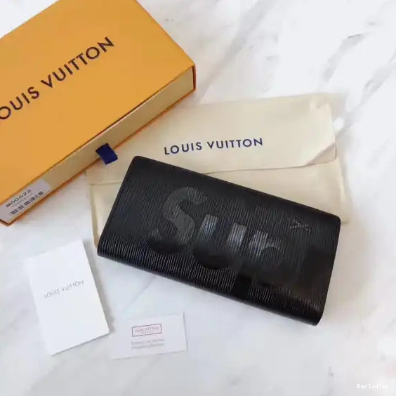 Where to buy Cheap wallet Supreme Louis Vuitton 0312