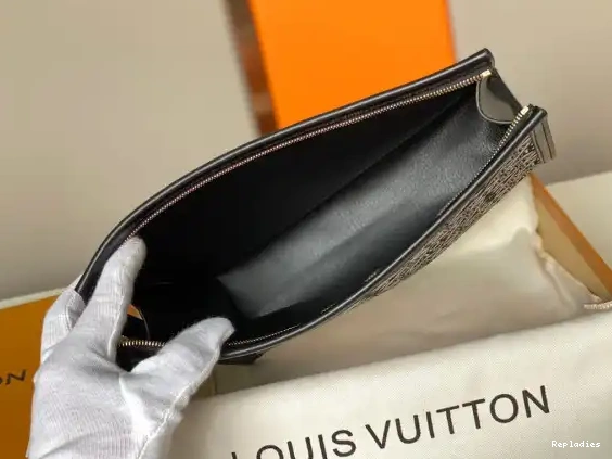 Cheap Authentic Cheap POUCH 26 VUITTON 1854 SINCE TOILETRY LOUIS 0303