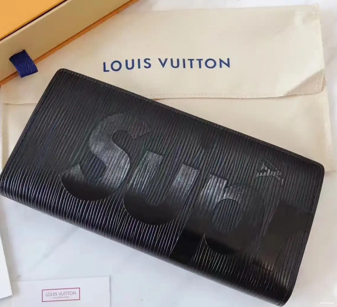 Cheap wallet Supreme Louis Vuitton 0312