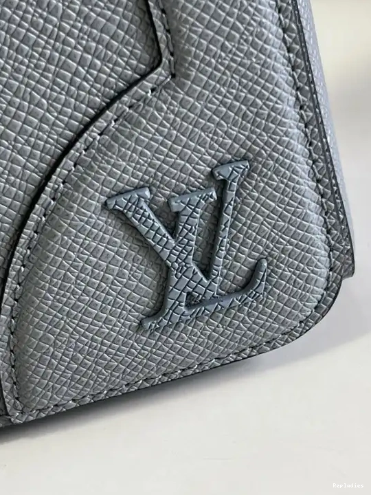 How to buy Cheap LOUIS FLAP NEW VUITTON MESSENGER 0303